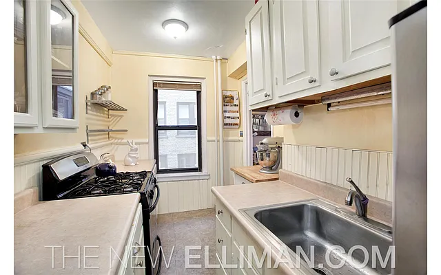 Sold by Douglas Elliman | media 4