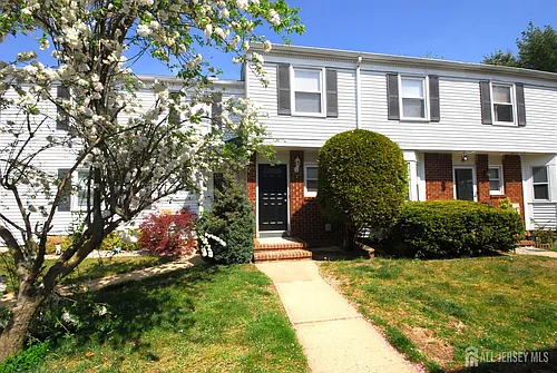 21 Rosewood Ct Photo 1