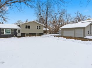 4 N Lake Ave, Third Lake, IL 60030