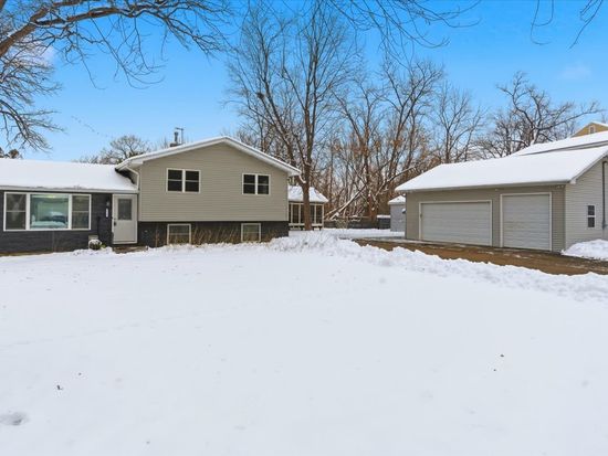 4 N Lake Ave, Third Lake, IL 60030