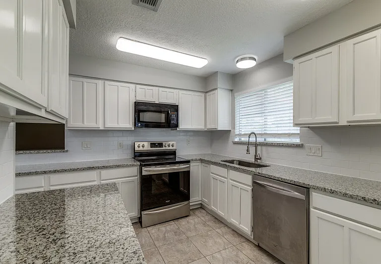 7218 Ridgeberry Dr — Photo 10