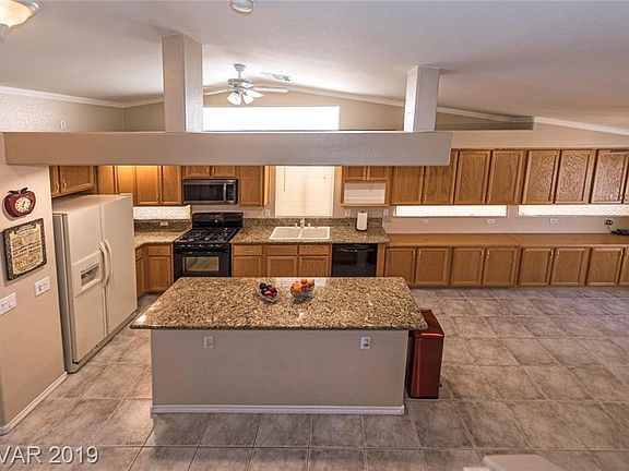 4th image of 9766 Silver Pebble St