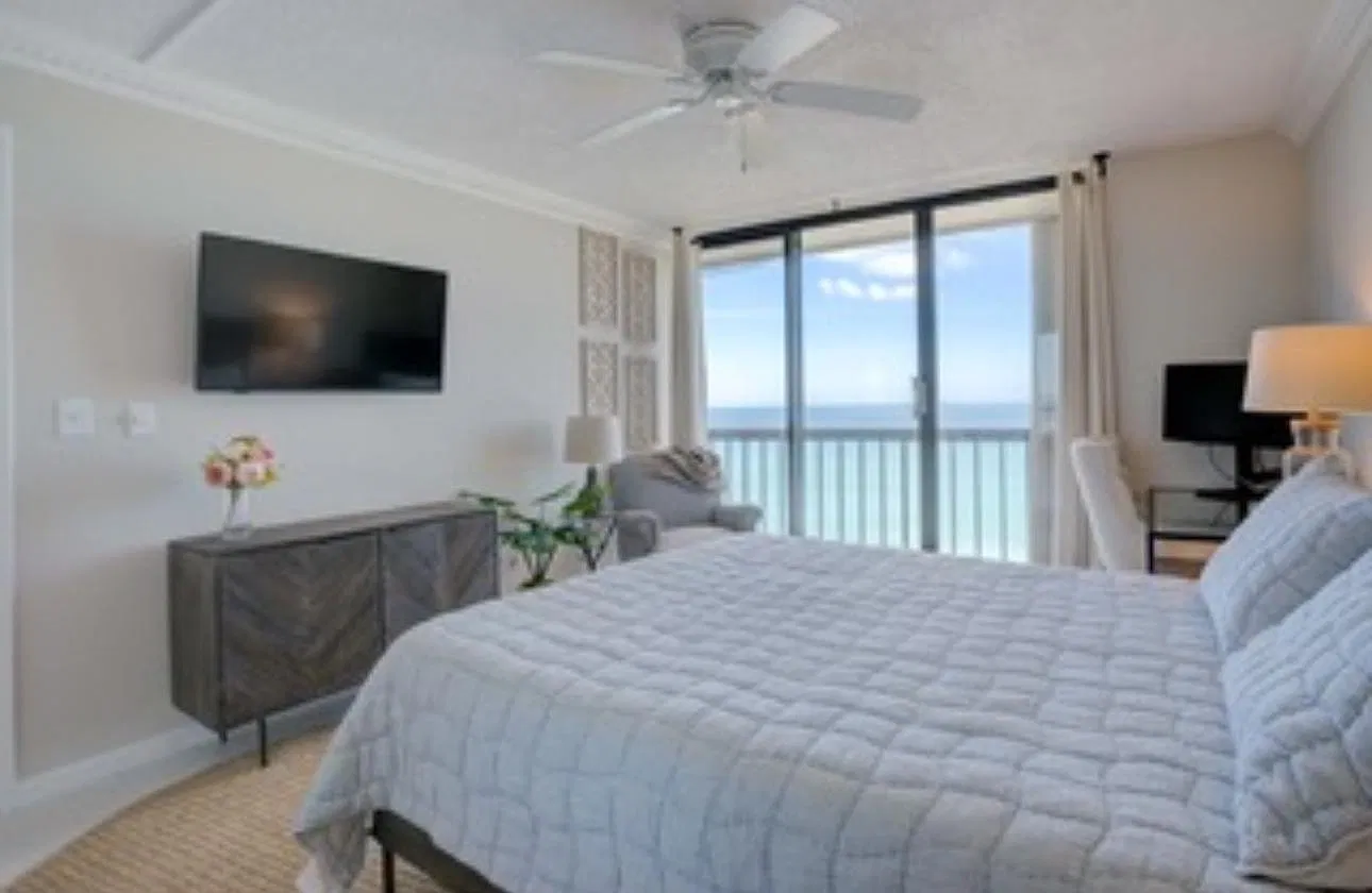 2 bed, 1023 sqft, $5,800 — Photo 2