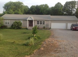 14929 E Arbuckle Rd, Marshall, IL 62441