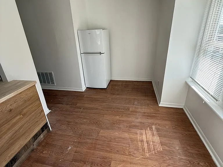 513 Brinton St — Photo 4
