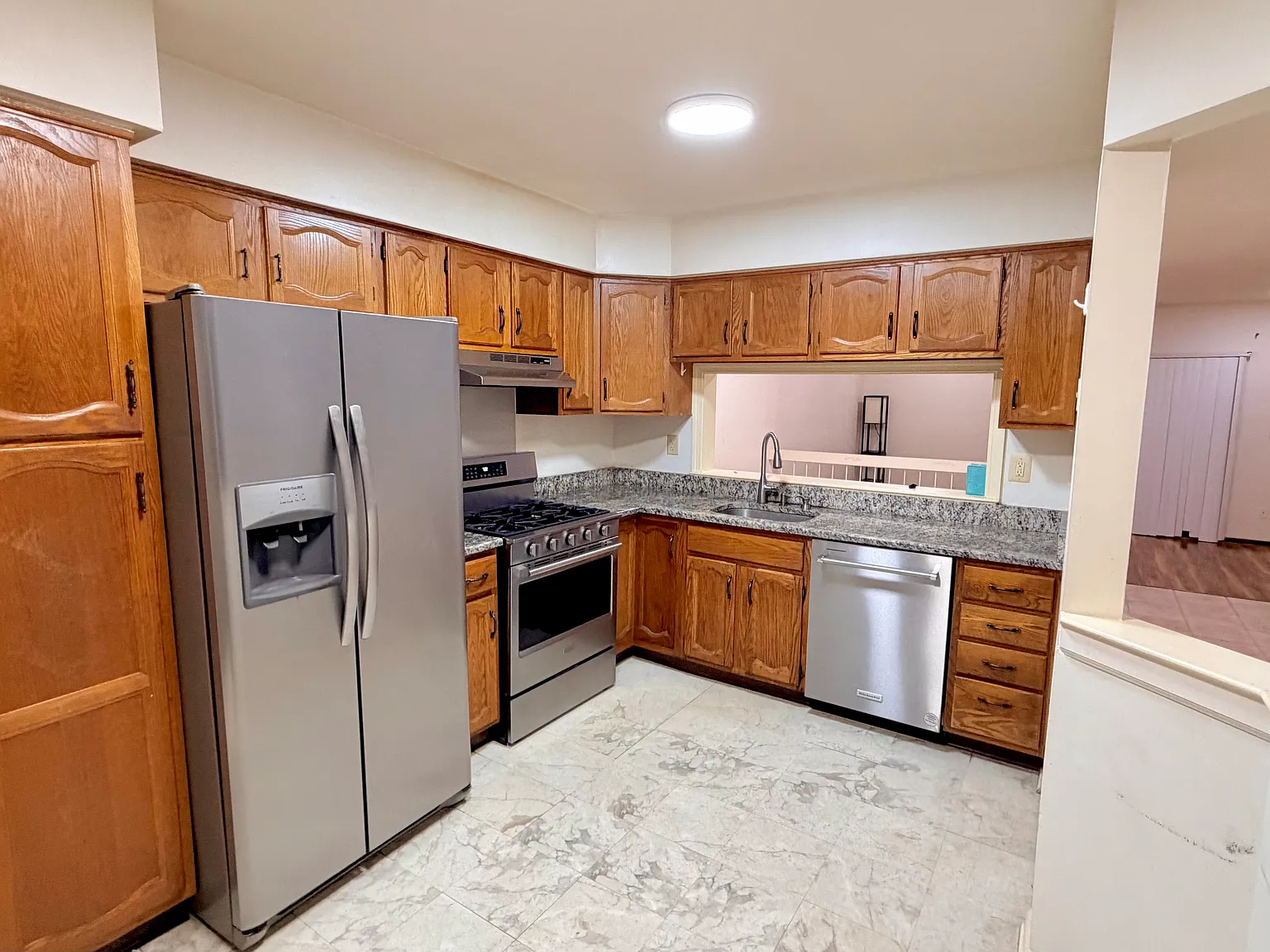 503 Maplecrest Rd — Photo 3