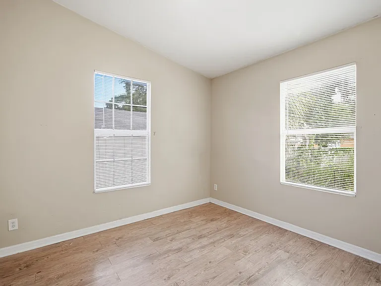 2411 E 18th Ave — Photo 17