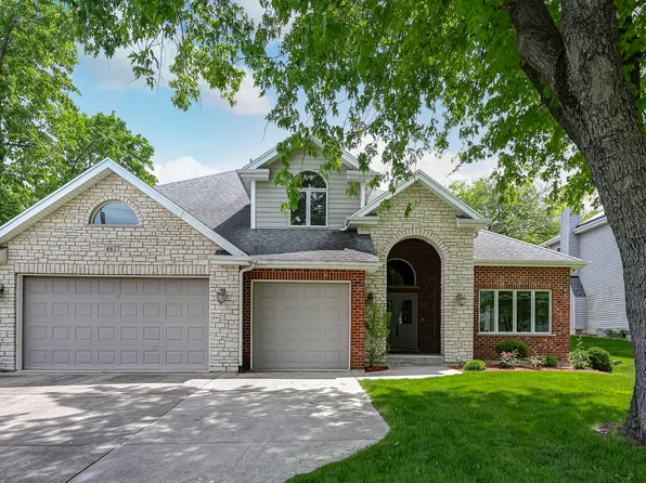 8827 Palisades Rd, Burr Ridge, IL 60527