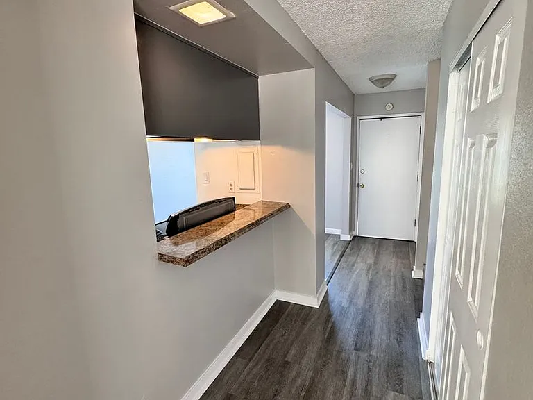 4321 Green Ave — Photo 9