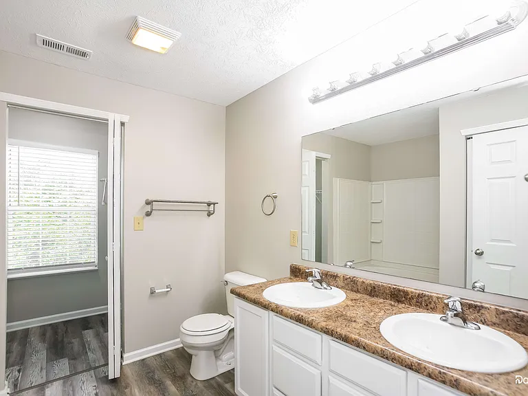 5051 Greenside Dr — Photo 11
