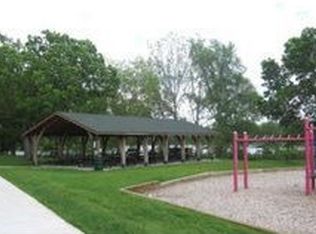 121 E Golden Lake Ln, Circle Pines, MN 55014