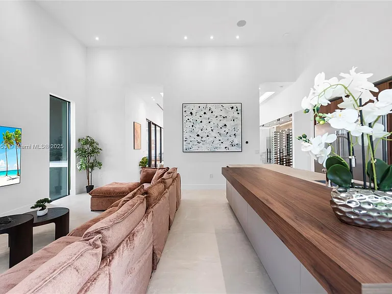 1881 NE 196th Ter — Photo 23