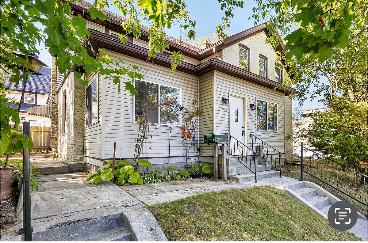 Building Photo - 804 S 15th St #2