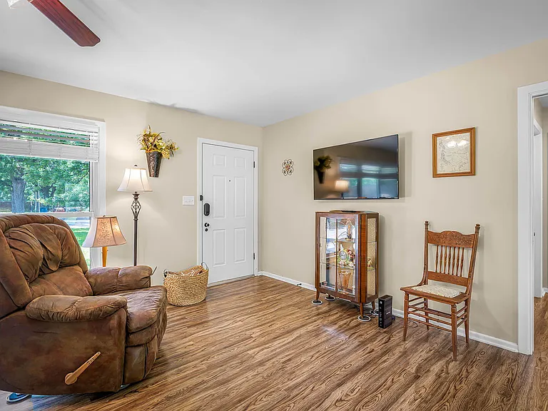 2052 Gruene Rd — Photo 16