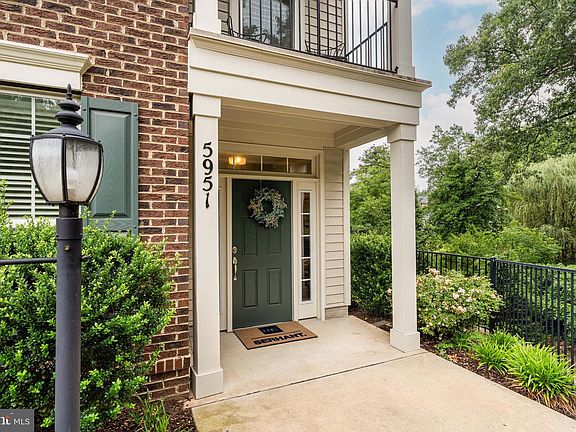 3rd image of 5951 Clapton Ct
