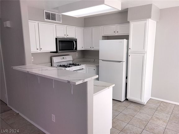 2nd image of 3104 Tarpon Dr Unit 203