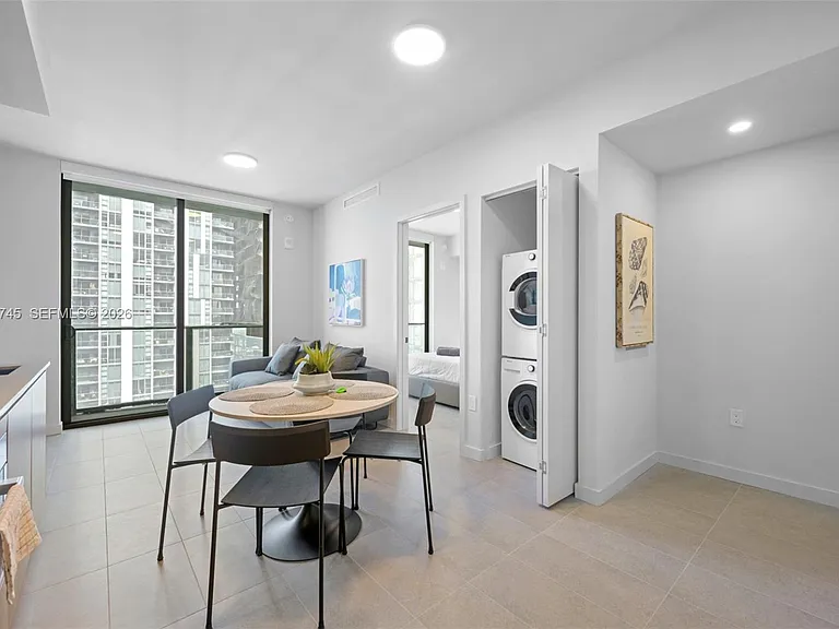 121 NE 5th St #3006 — Photo 4