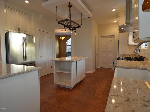 4th image of 2130 Lakeland Cv