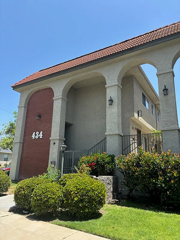 2 bed, $2,495 — Photo 1