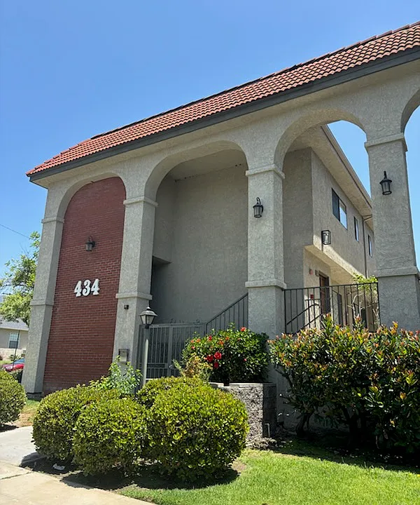 434 E Elmwood Ave #209