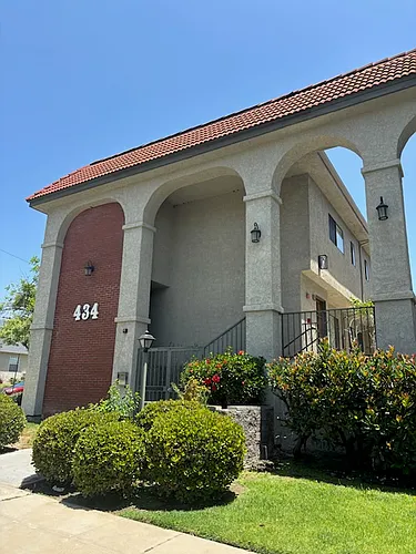 434 E Elmwood Ave #209 Photo 1