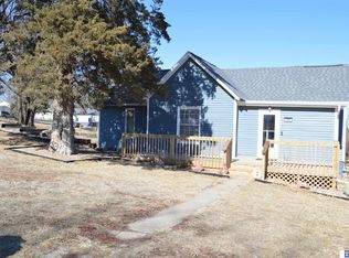 306 Manchester St, Pickrell, NE 68422