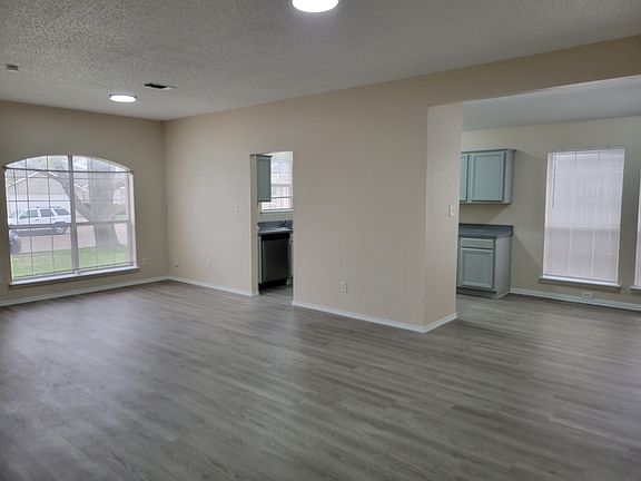 4th image of 6808 W Lynn Creek Dr