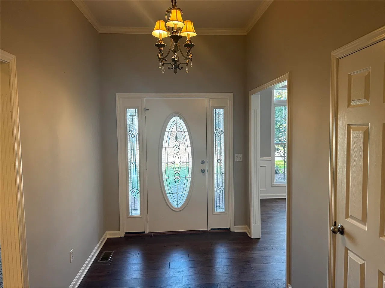 4 bed, 2062 sqft, $2,200 — Photo 4