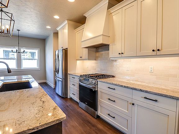 5th image of 355 Lodgepole Ct
