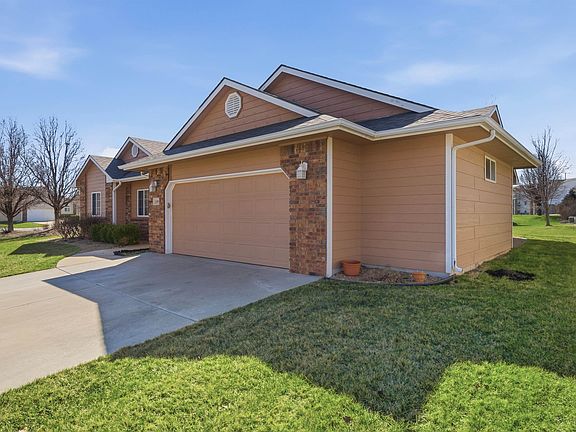 3rd image of 13109 W Hunters View St