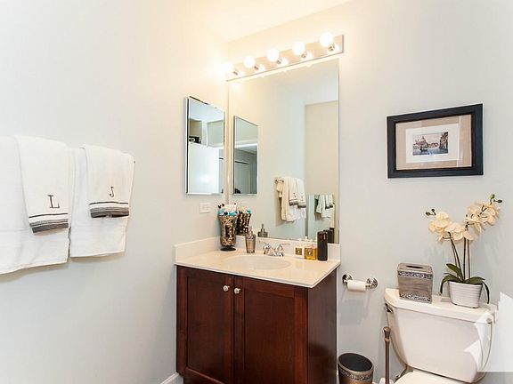 5th image of 1201 S Prairie Ave #4O3