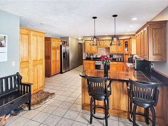 3rd image of 9729 Watson Rd