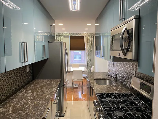 Sold by Dom Realty | media 6