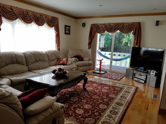 3rd image of 8580 Palermo St