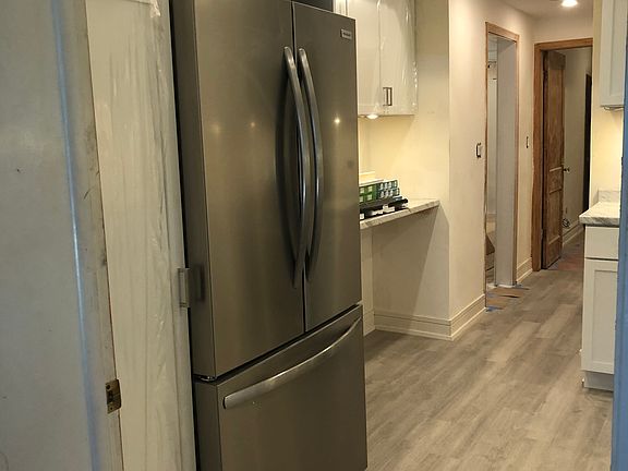 4th image of 5553 N Linder Ave #2