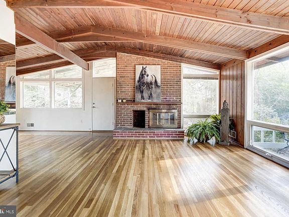 4th image of 7526 Friar Tuck Ct