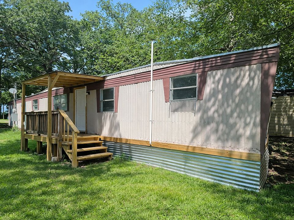 1st image of 2715 Woodlawn Blvd #19