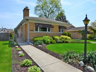 9233 S Hamlin Ave, Evergreen Park, IL, 60805