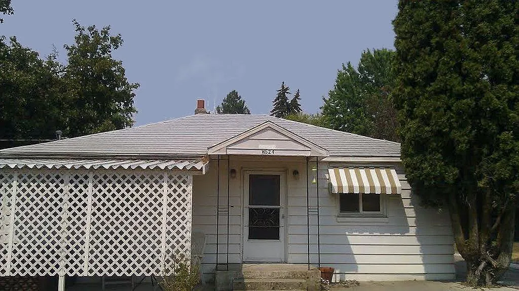 524 W Brooks Road — Photo 1