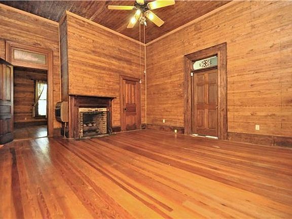 5th image of 203 College St