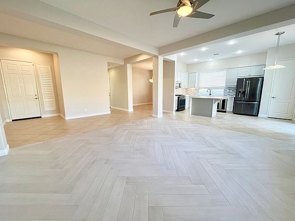 5th image of 11824 Pomelo Dr