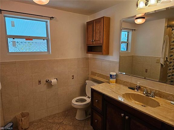 5th image of 859 Manatee RD