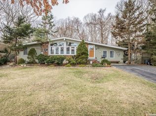 38 Stephen Rd, Bayport, NY 11705