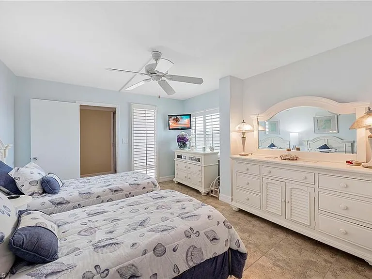 3443 Gulf Shore Blvd N #808 — Photo 24