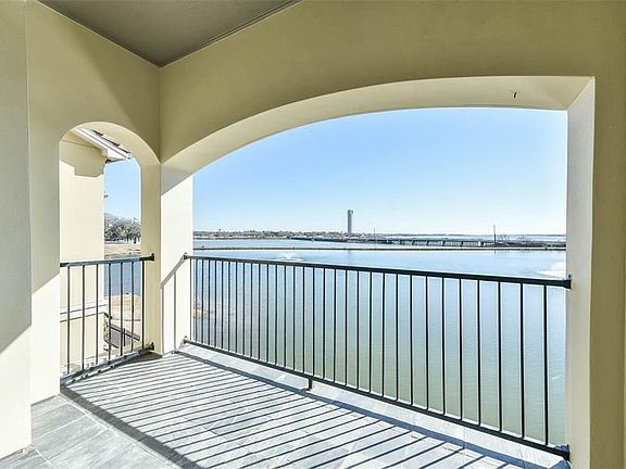 4th image of 15 Armand Shore Dr