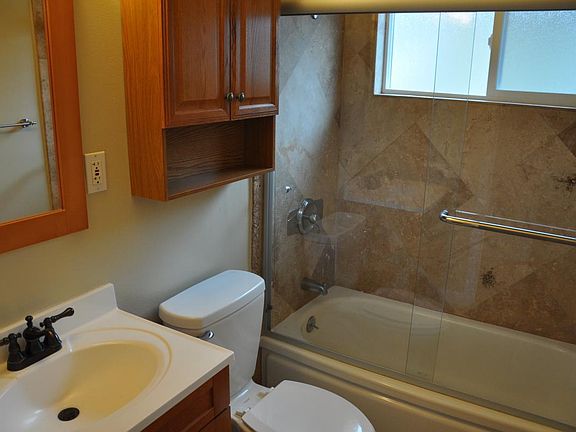 5th image of 690 Coleman Ave APT 8