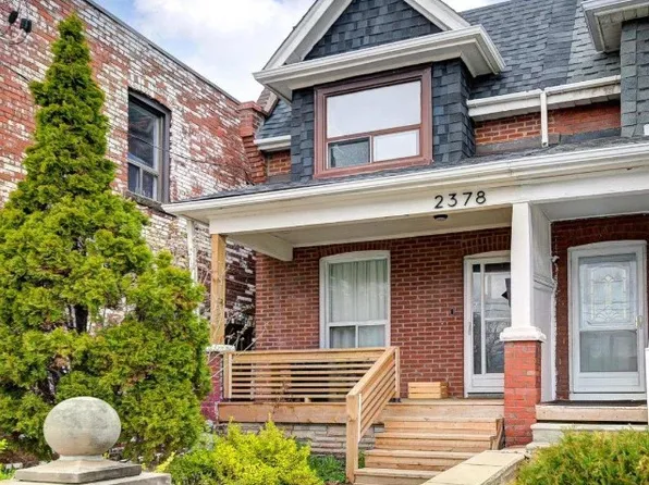 2378 Saint Clair Ave W #2, Toronto, ON M6N 1K8