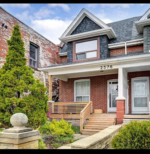 2378 Saint Clair Ave W #1 photo 1