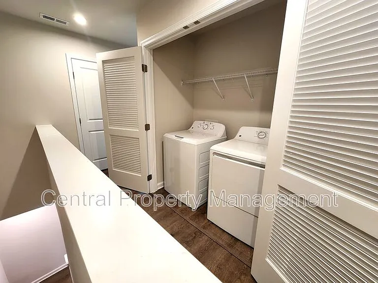 165 Sarnesfield Way — Photo 40