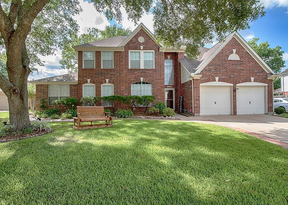 1st image of 209 Water Oak Dr